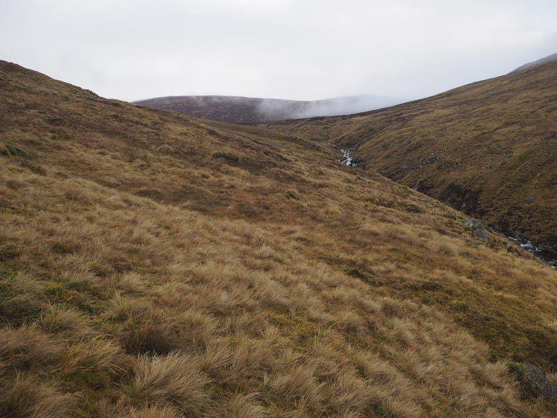 Head of Gleann Diridh and towards Erig 'ic an Toisich