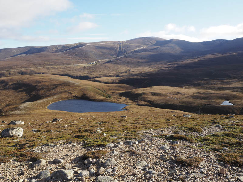 Lochan Dubh a' Chadha and descent route