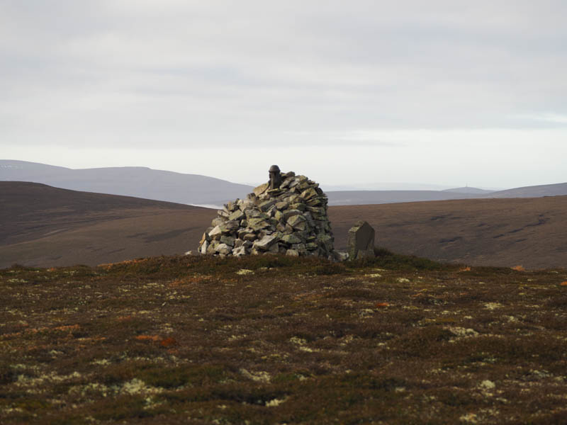 Summit, Hill of Clais nan Earb and a memorial stone