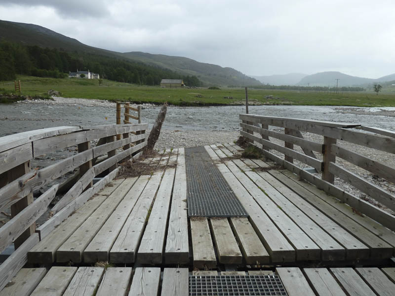 Quoich Water flowing east of road bridge