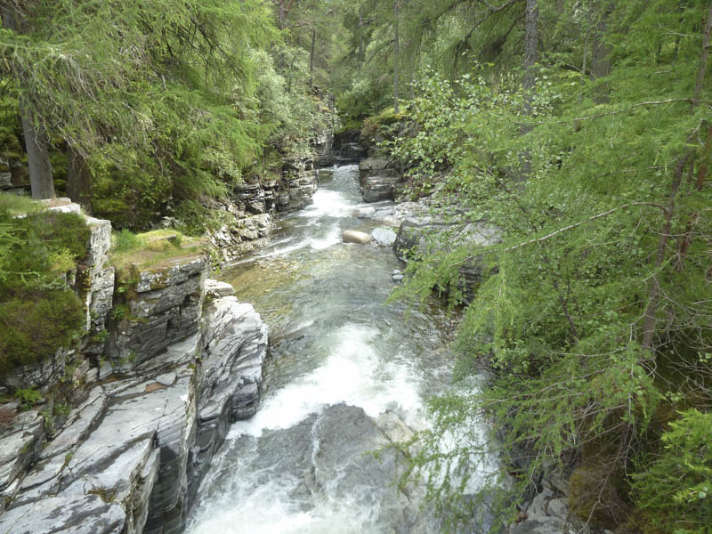 Quoich Water looking south from footbridge at Linn of Quoich