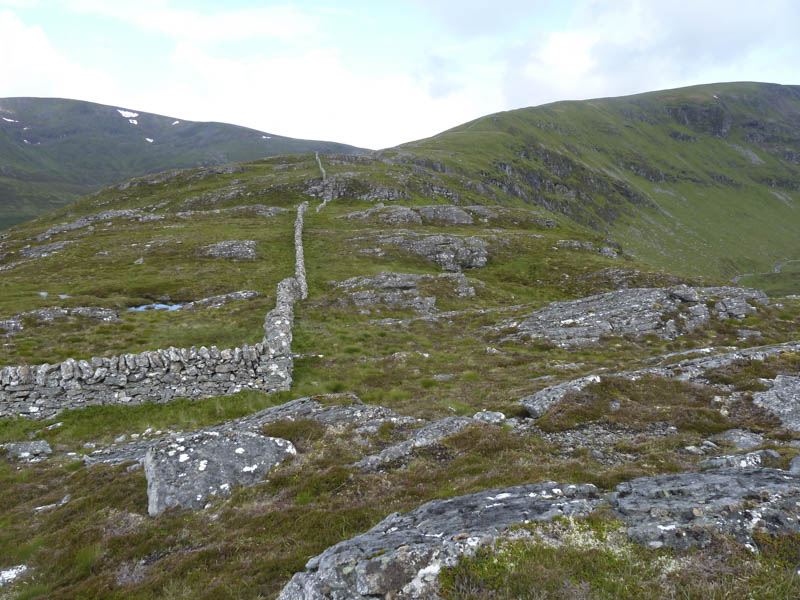 Stone dyke on south ridge of Creag Meagaidh