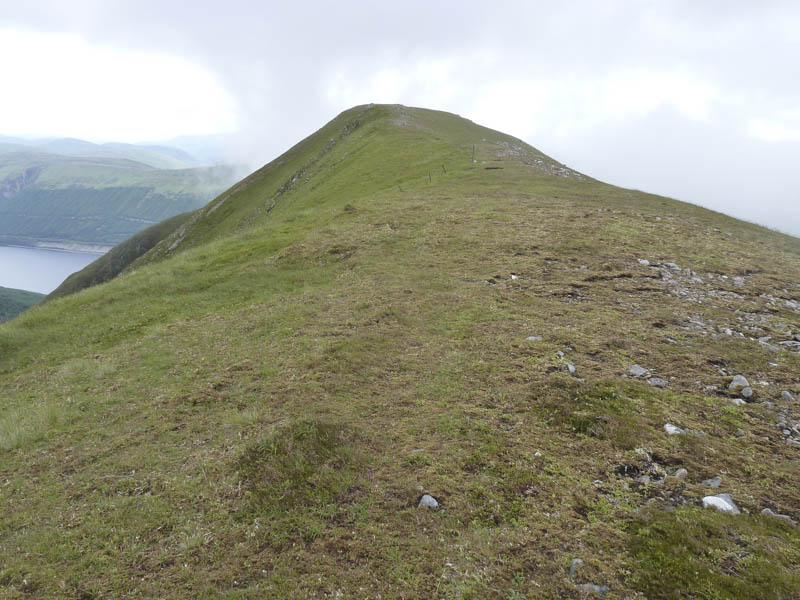 Approaching summit of Meall Dubh