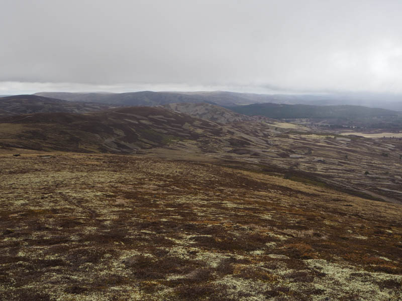 Carn Mheadhoin and Carn an Ailean