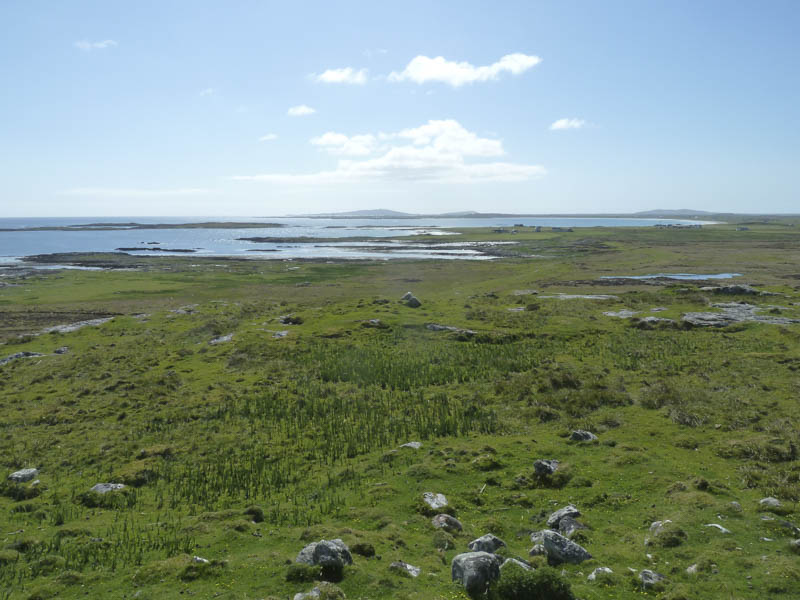 From Dun Mor a' Chaolais across Gott Bay to Carnan Mor and Beinn Ceann a' Mhara