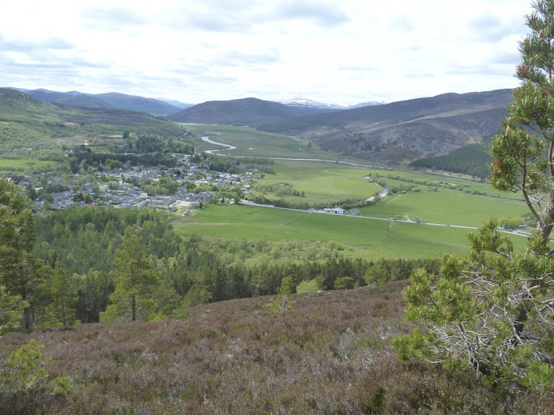 Braemar and across River Dee to Creag Bhalg