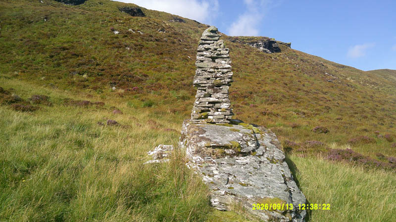 Cairn below Creag na h-Iolaire